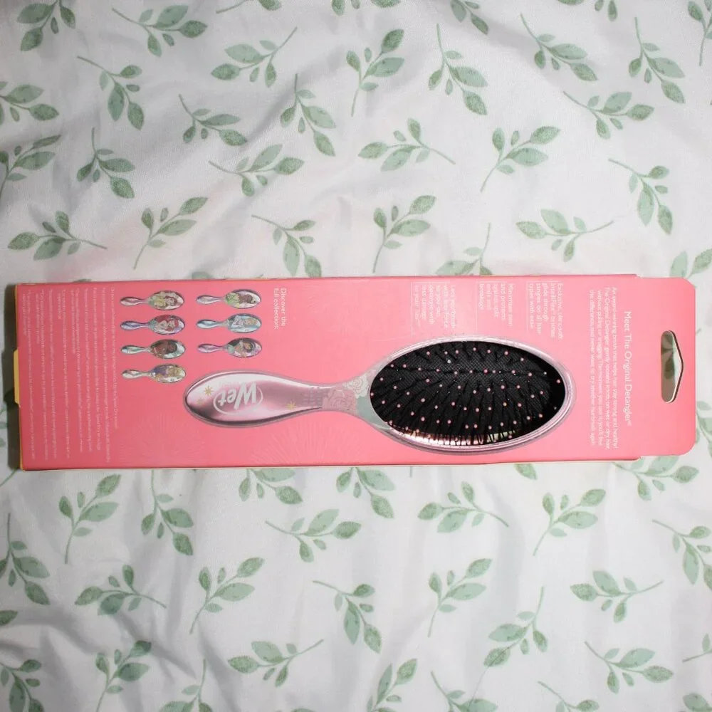 NWT Wet Beauty & the Beast Princess Belle Brush